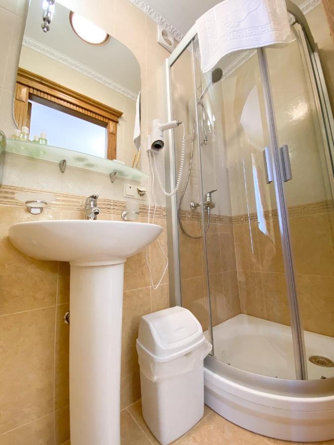 Петрос Family Hotel Jaremtje Rum bild