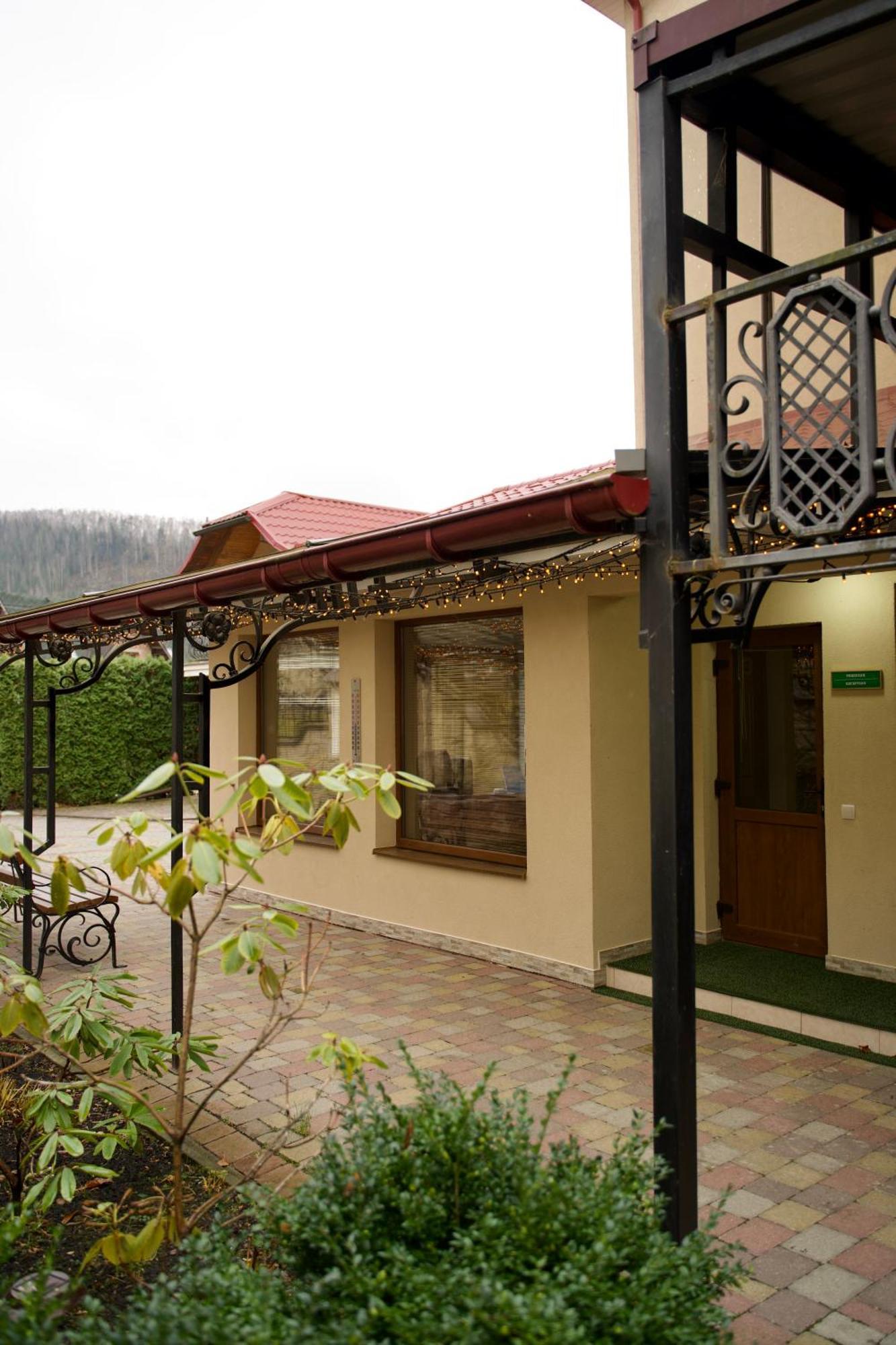 Петрос Family Hotel Jaremtje Exteriör bild